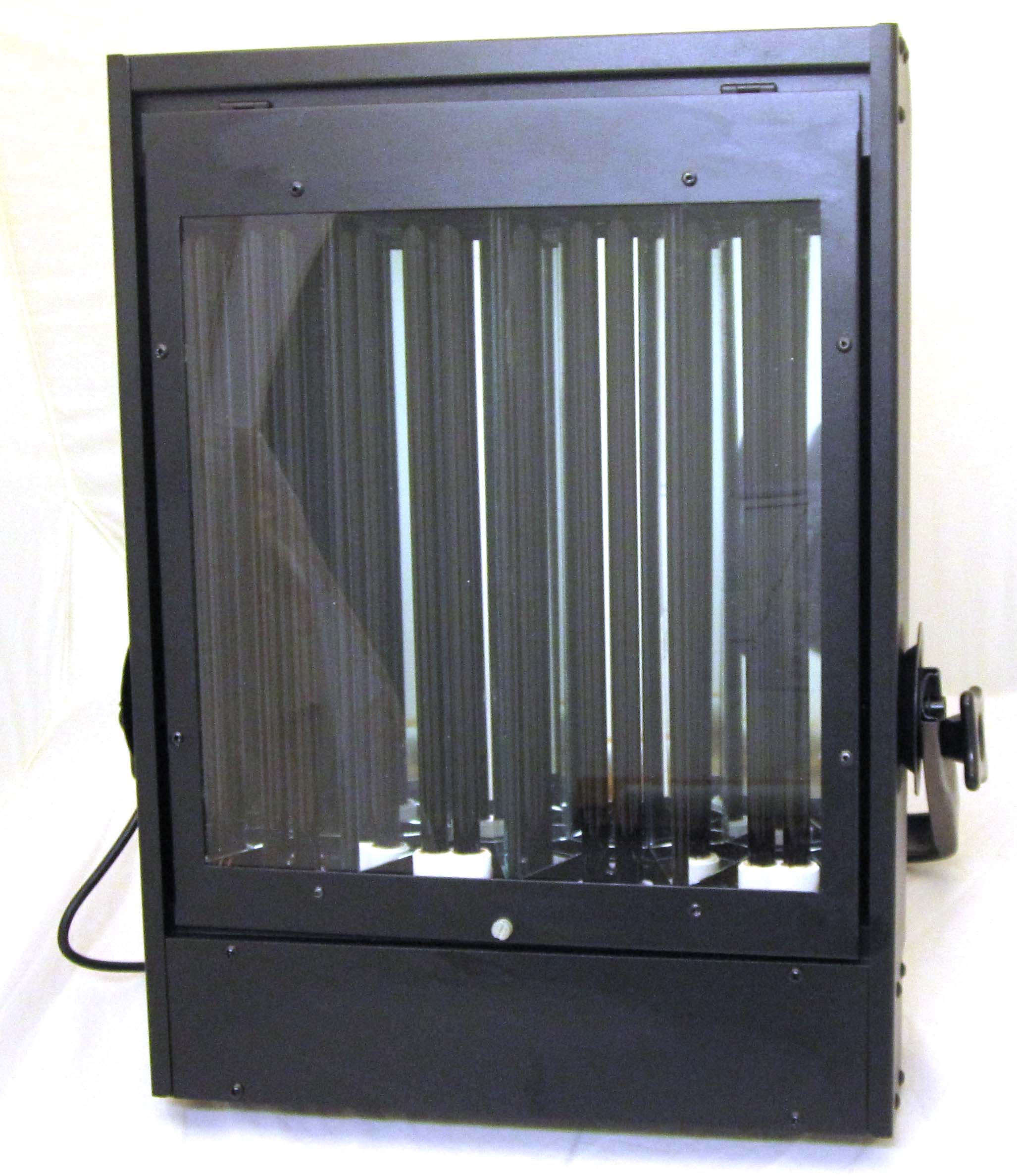UVPanel160W: 160 Watt 365nm UV Panel Light 110VAC